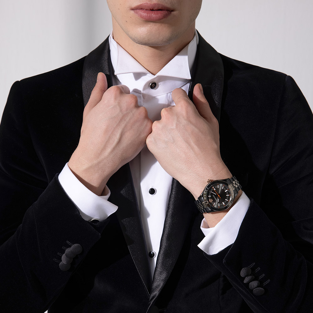 Versace Swiss Made VRSCVEVK00320 Erkek Kol Saati