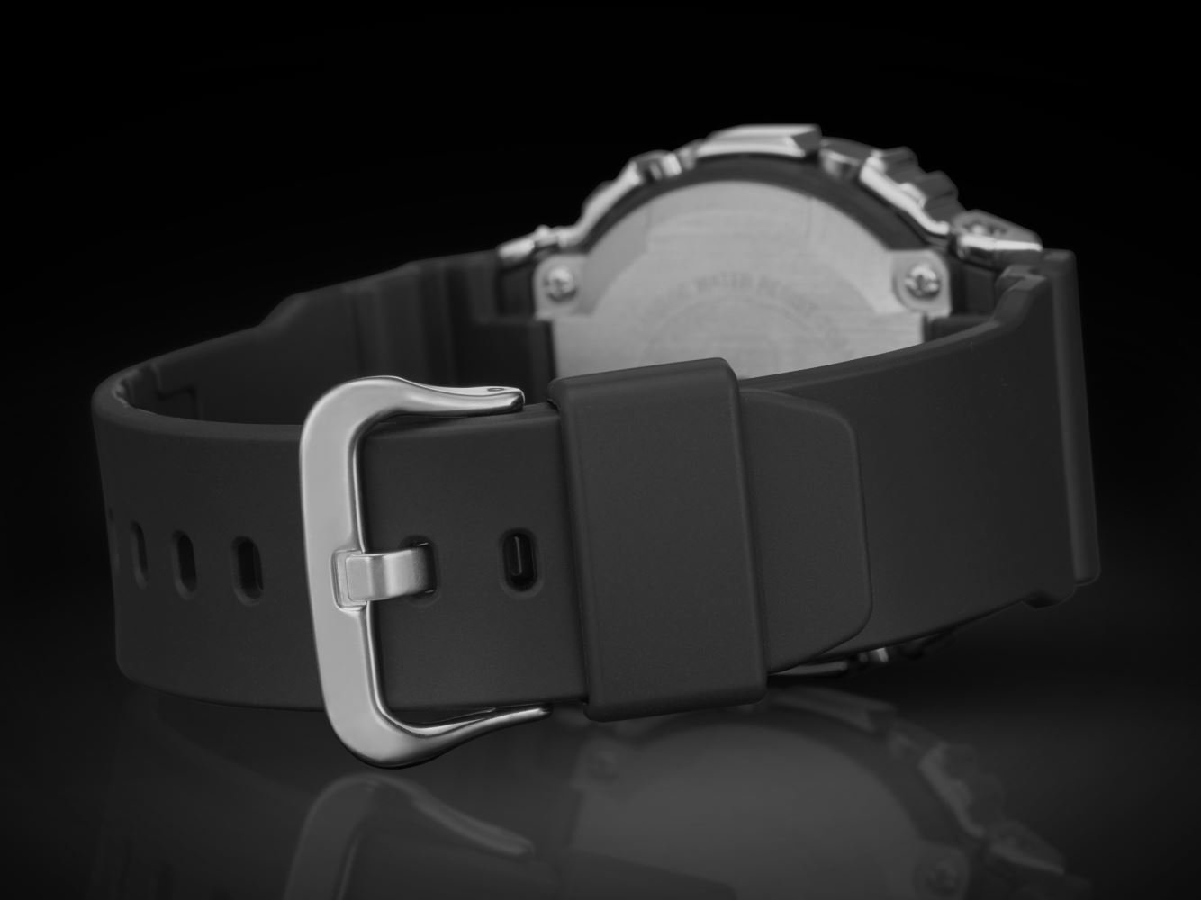 Casio G-Shock GM-5600-1DR Erkek Kol Saati