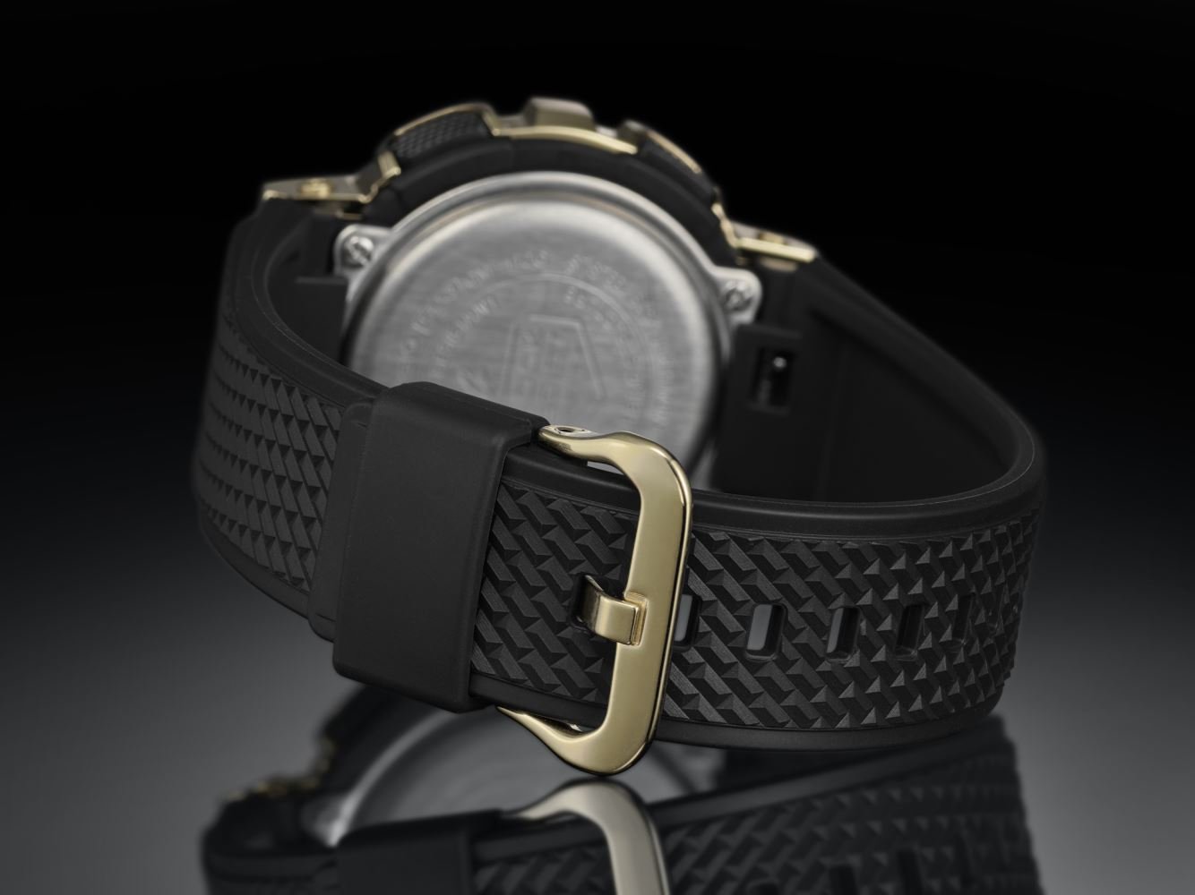 Casio G-SHOCK GM-110G-1A9DR Erkek Kol Saati