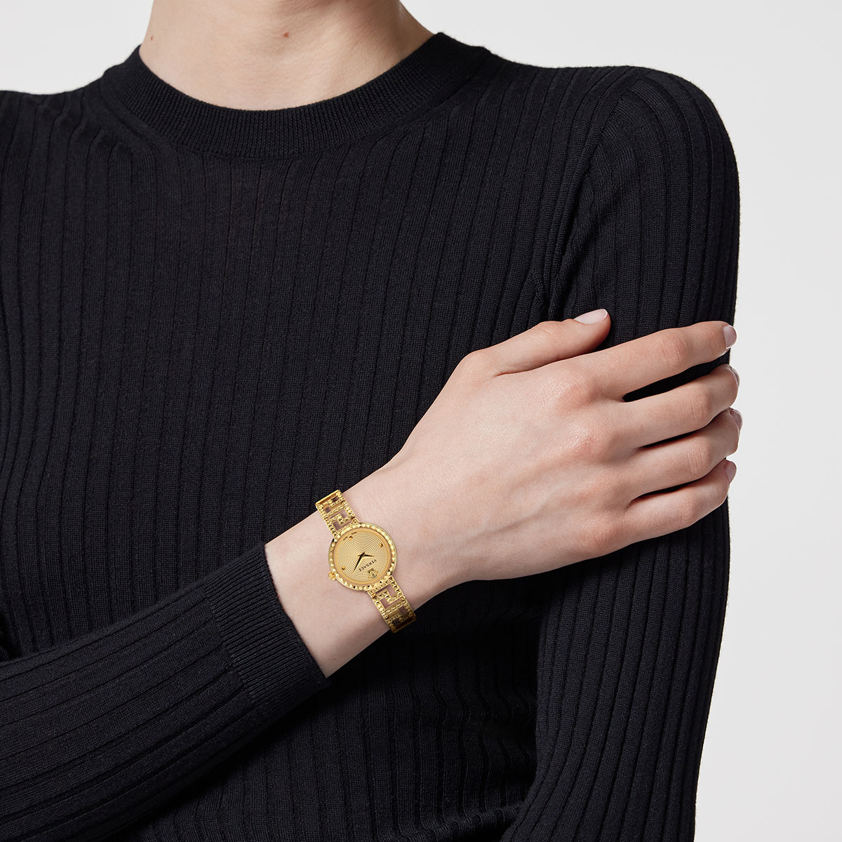 Versace Swiss Made VRSCVE7A00323 Kadın Kol Saati