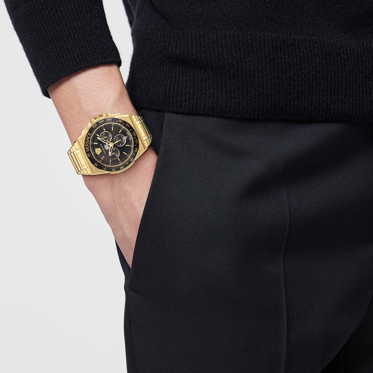 Versace Swiss Made VRSCVE7H00623 Erkek Kol Saati