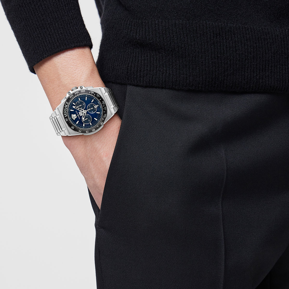 Versace Greca Extreme Chrono VRSCVE7H00423 Erkek Kol Saati
