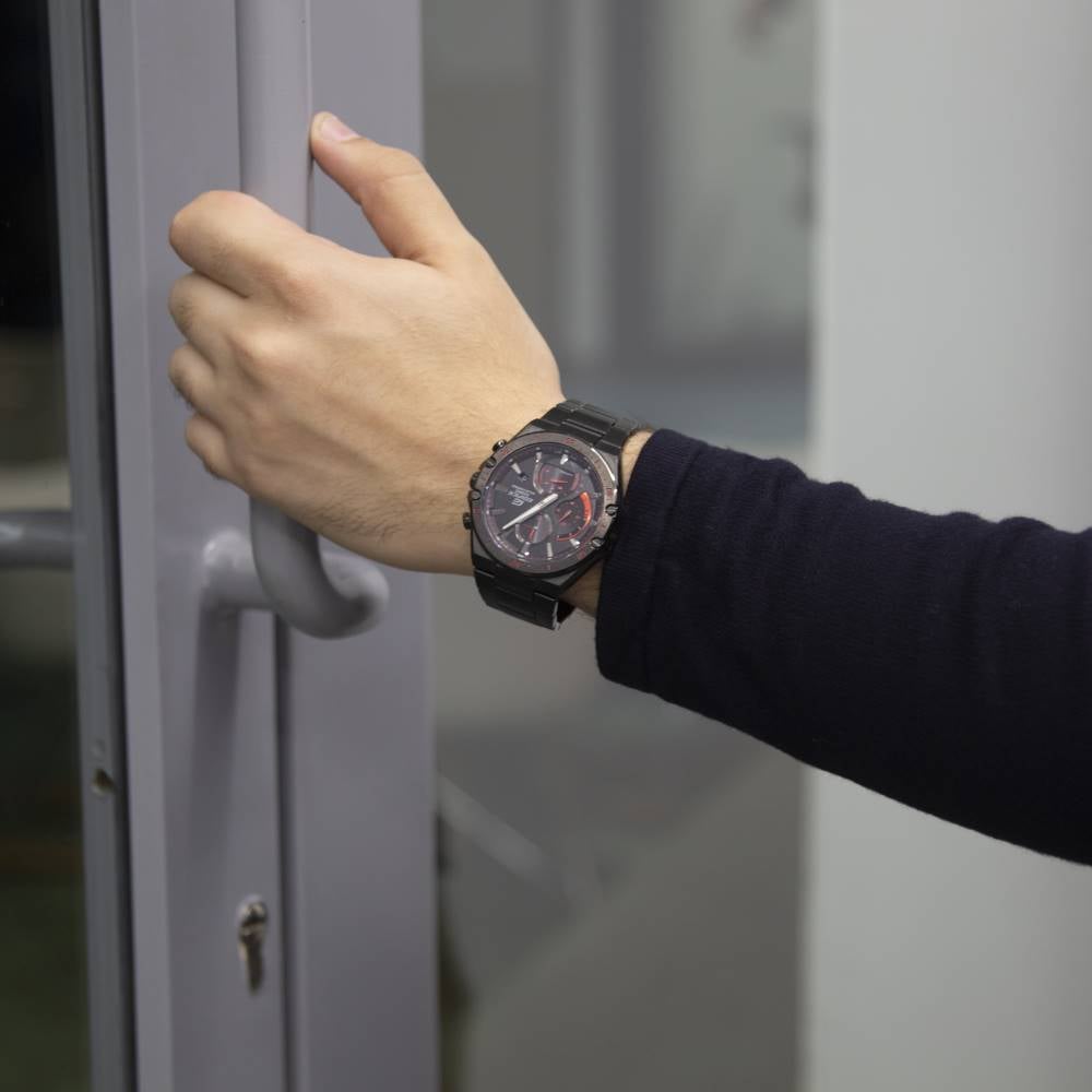 Casio Edifice Solar EFS-S560DC-1AVUDF Erkek Kol Saati
