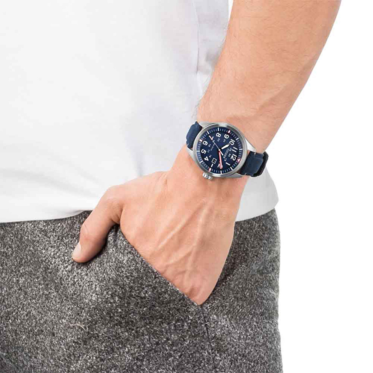 Citizen Eco-Drive AW5000-16L Erkek Kol Saati