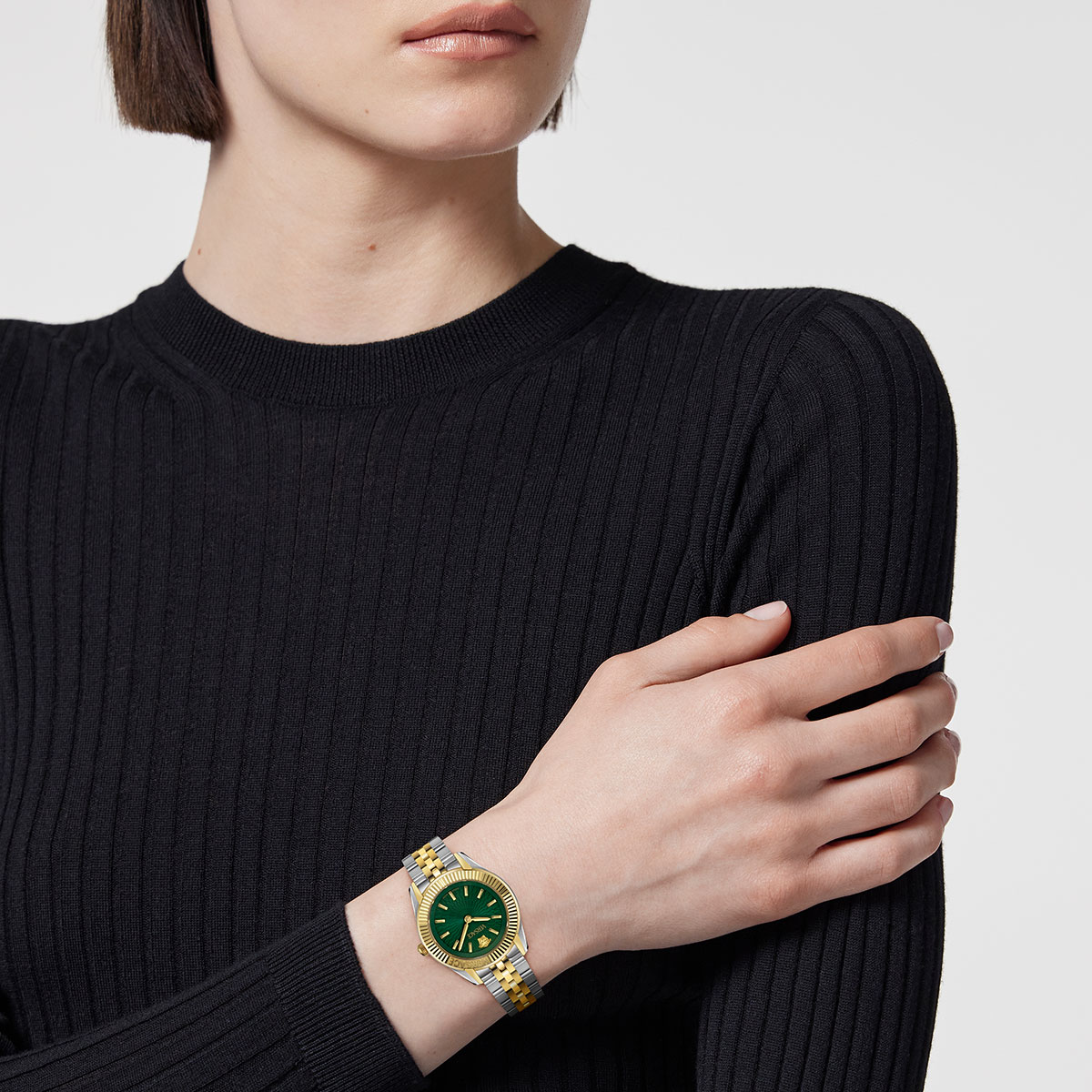 Versace VRSCVE9CA0324 Kadın Kol Saati