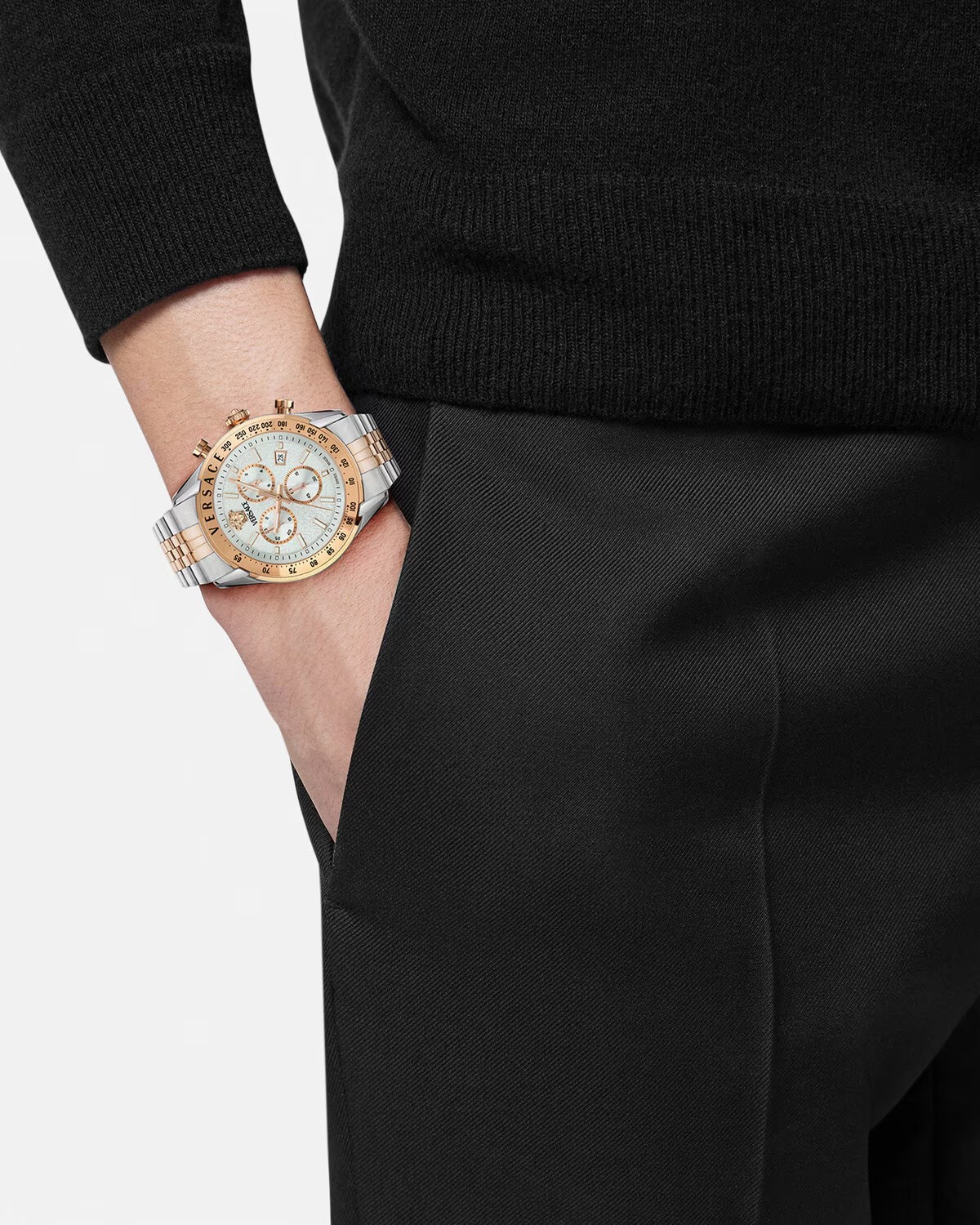 Versace VRSCVE8R00424 Erkek Kol Saati