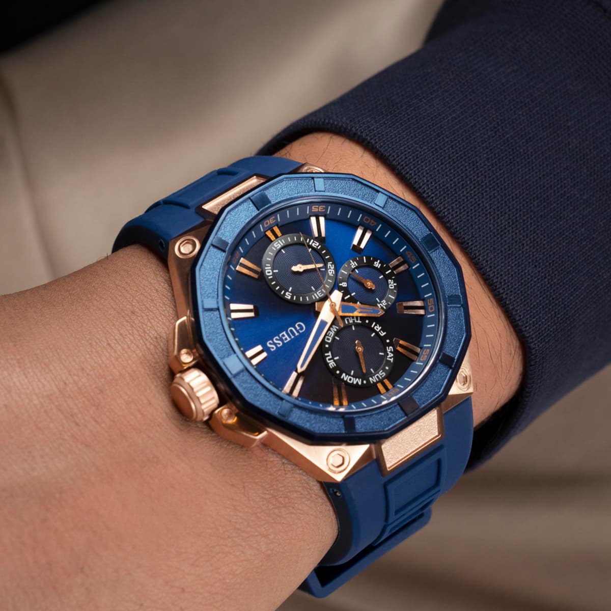 Guess GUGW0803G2 Erkek Kol Saati