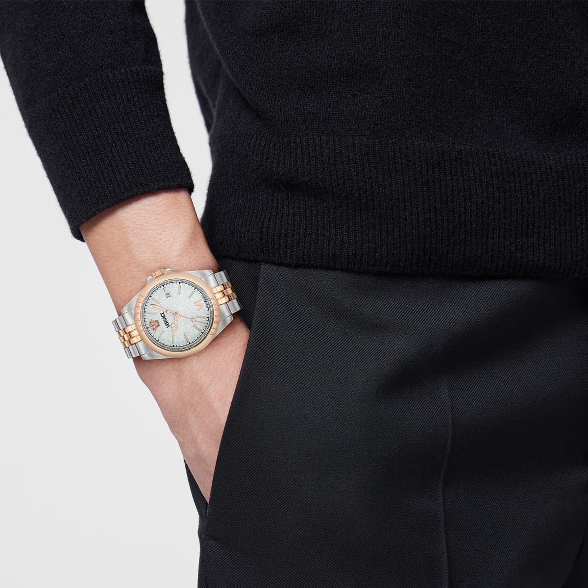 Versace VRSCVE9H00824 Erkek Kol Saati