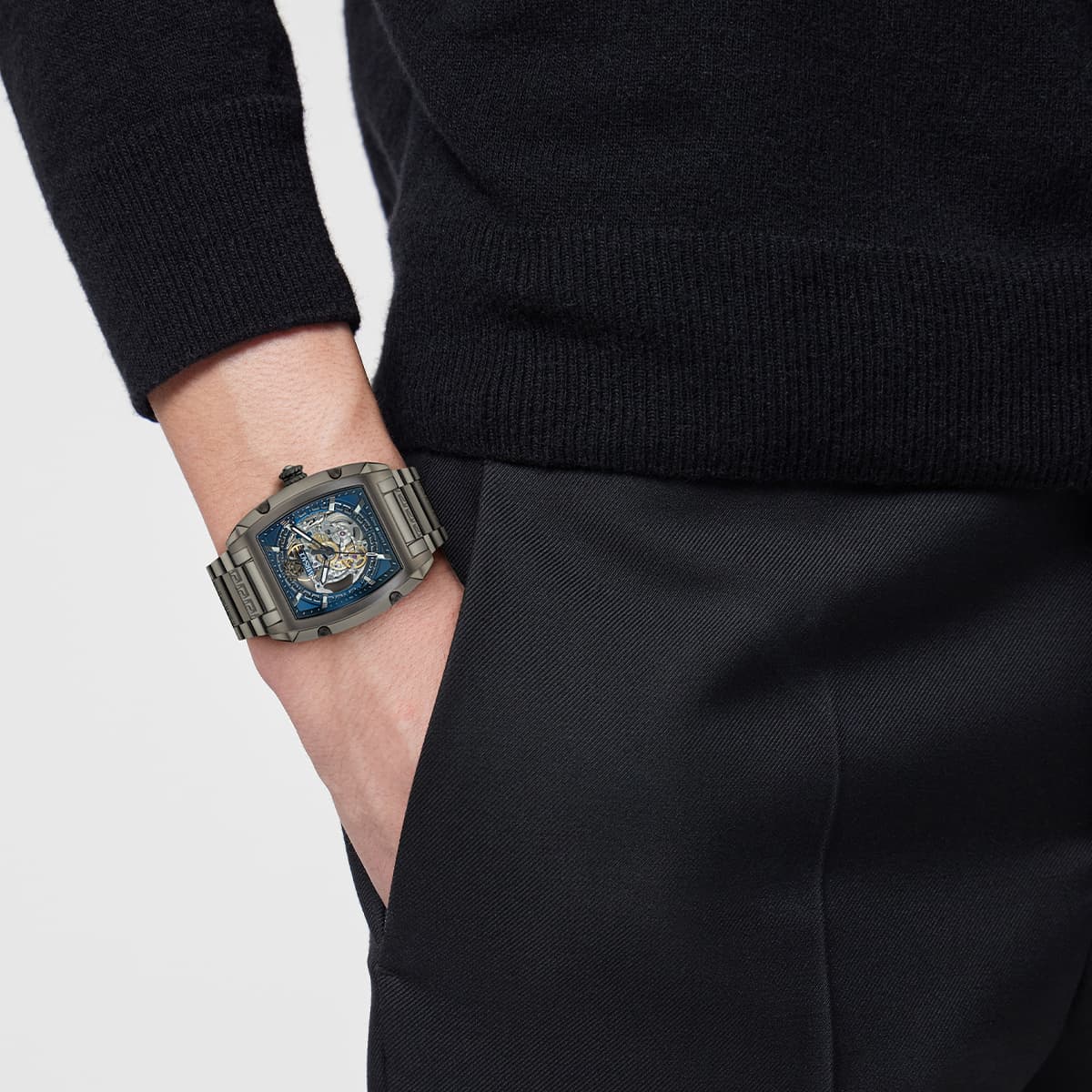 Versace Automatic VRSCVE9J00224 Erkek Kol Saati