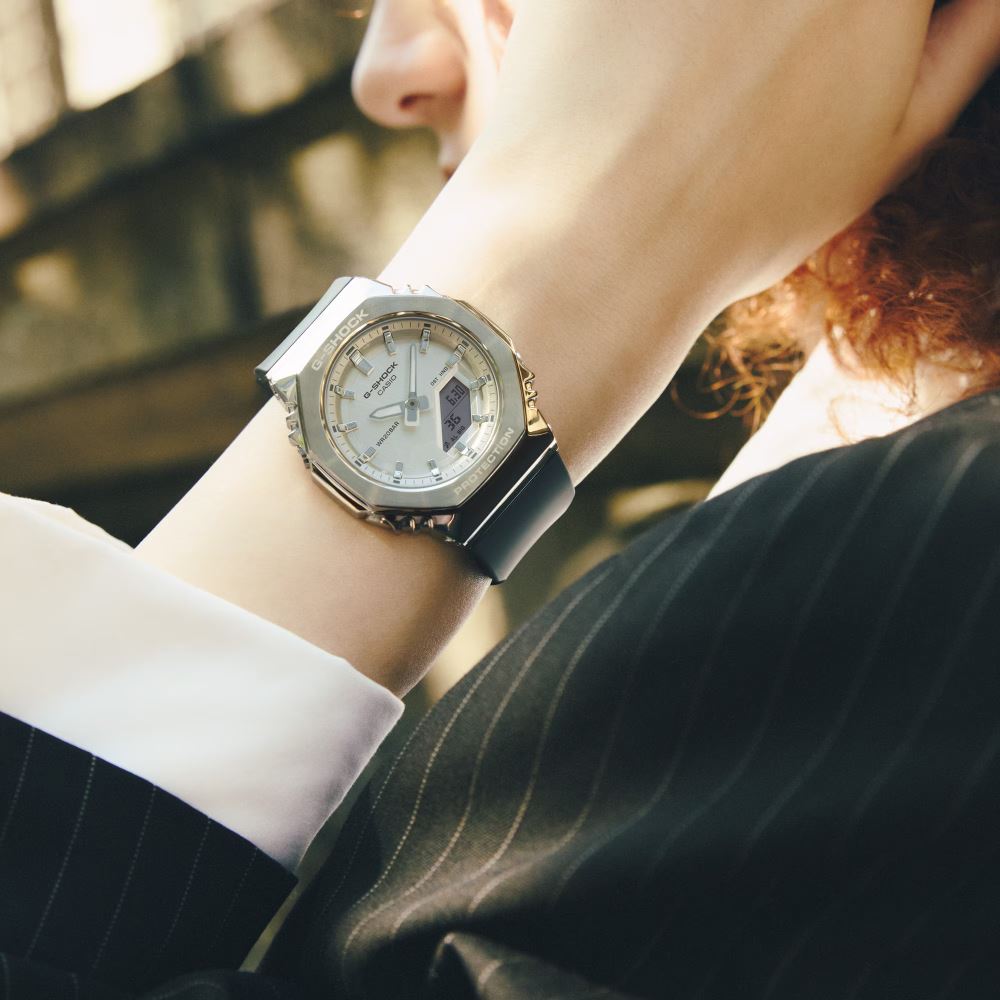 Casio G-SHOCK GM-S2110-1A7DR Kadın Kol Saati