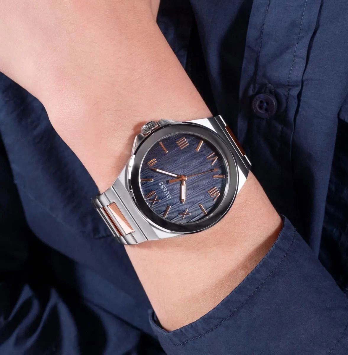 Guess GUGW0789G4 Erkek Kol Saati