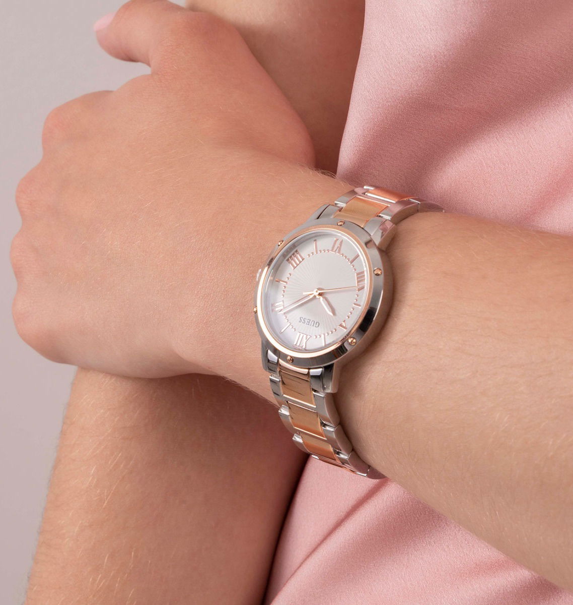 Guess GUGW0404L3 Kadın Kol Saati