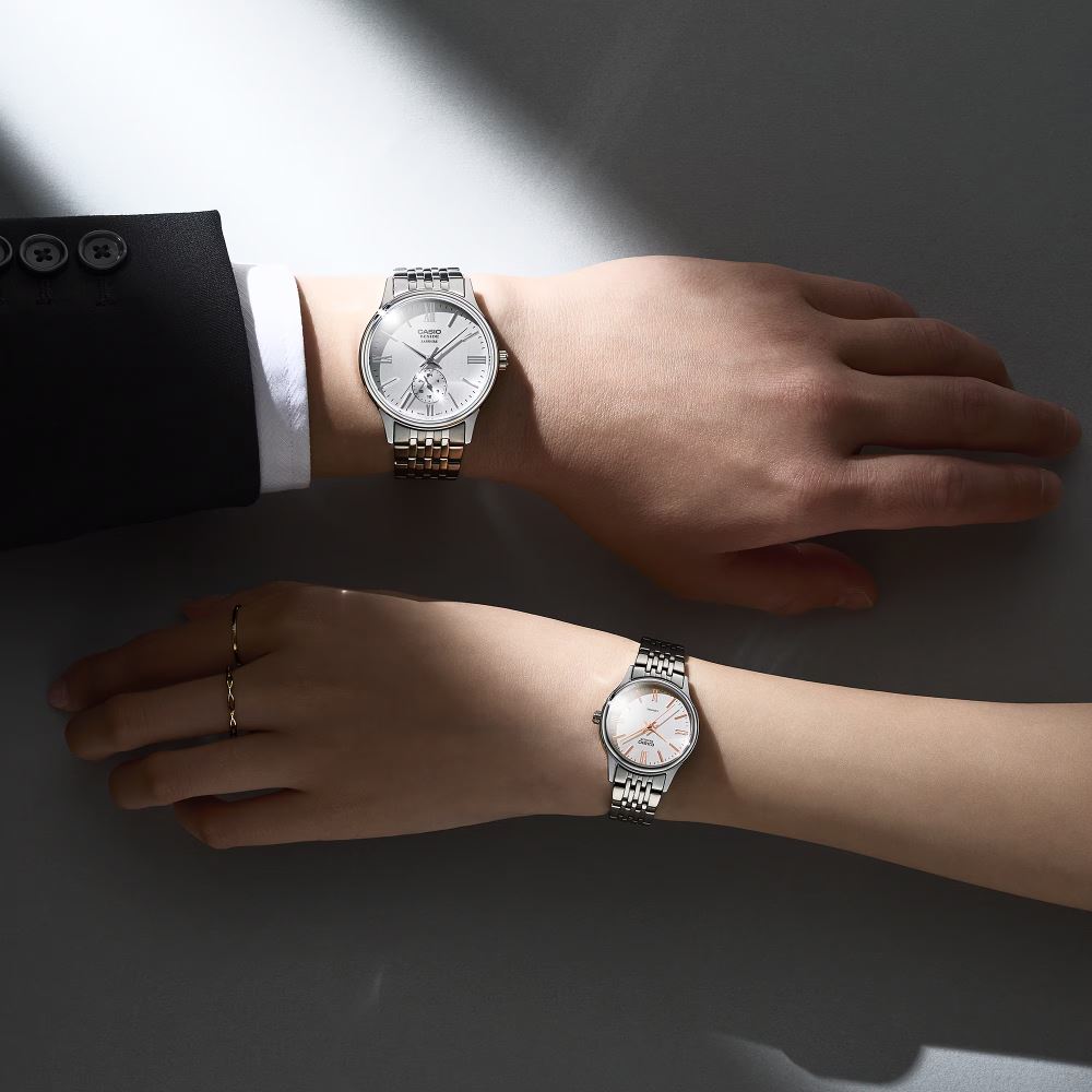 Casio BLS-100D-7AVDF Kadın Kol Saati