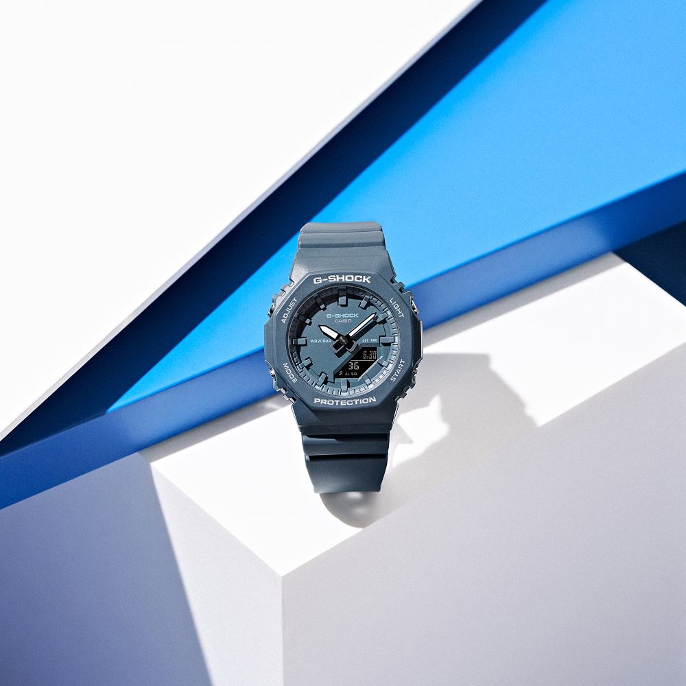 Casio G-SHOCK GMA-P2100BA-2ADR  Kadın Kol Saati
