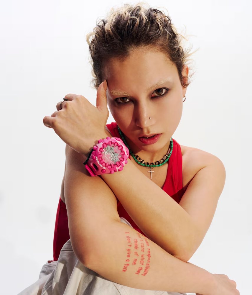 Casio G-SHOCK GA-V01CMG-4ADR Kadın Kol Saati