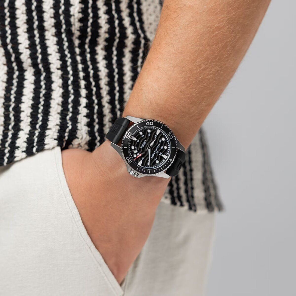 Hamilton Khaki Navy Scuba Automatic 40mm H82415330 Erkek Kol Saati