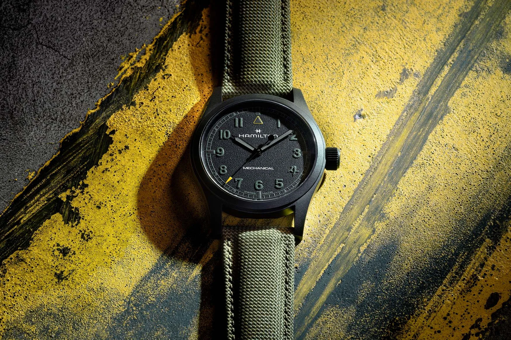 Hamilton X Call of Duty Modern Warfare 4 Mechanical Special Edition H69469930 Erkek Kol Saati