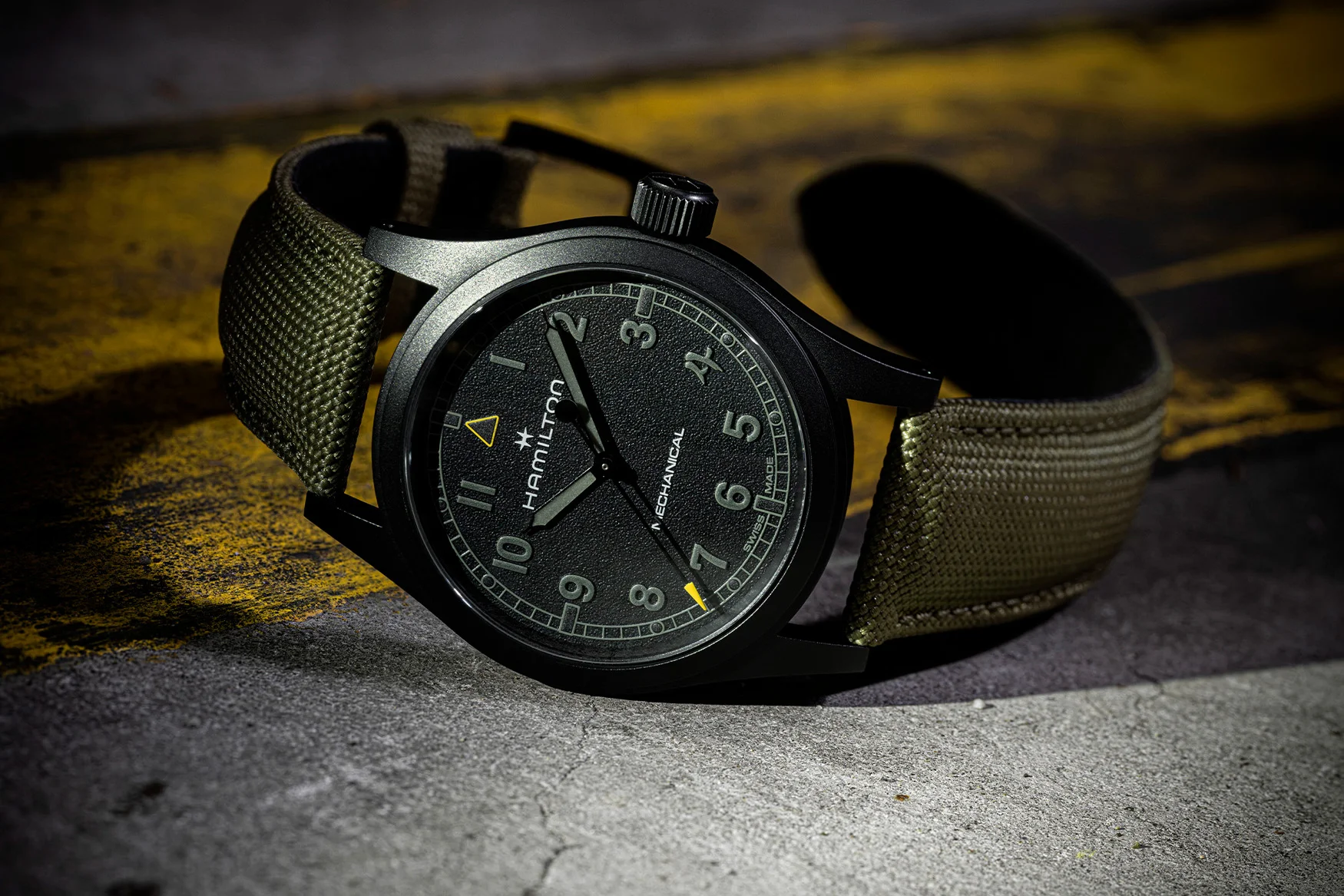 Hamilton X Call of Duty Modern Warfare 4 Mechanical Special Edition H69469930 Erkek Kol Saati